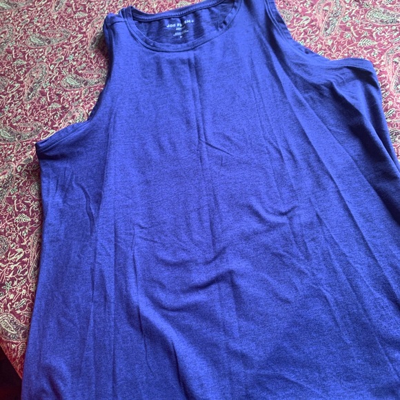 Tank tops - Picture 7 of 11